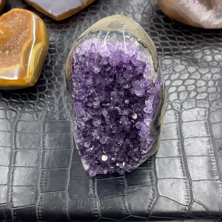 未镶嵌珠宝半成品水晶