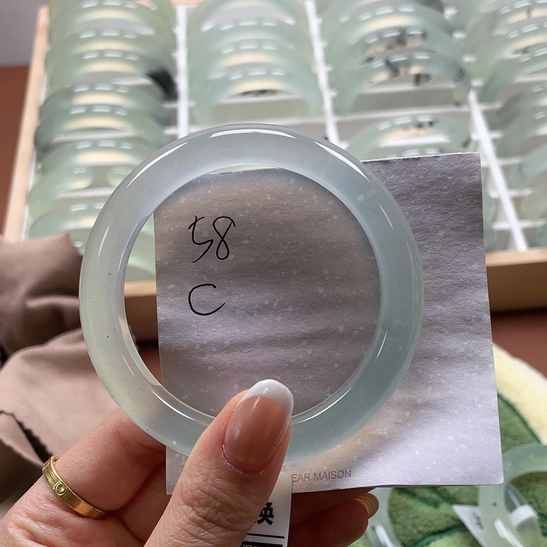 曼***k蛇纹石玉未镶嵌手镯