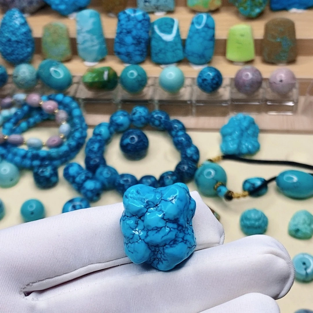 绿松石未镶嵌珠宝奇石