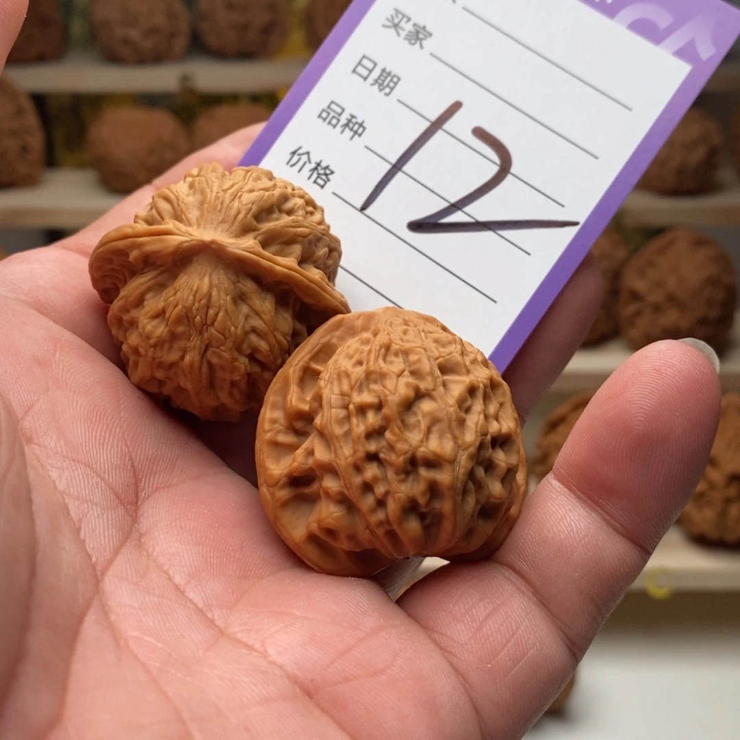 知***知核桃把件38全品金牛