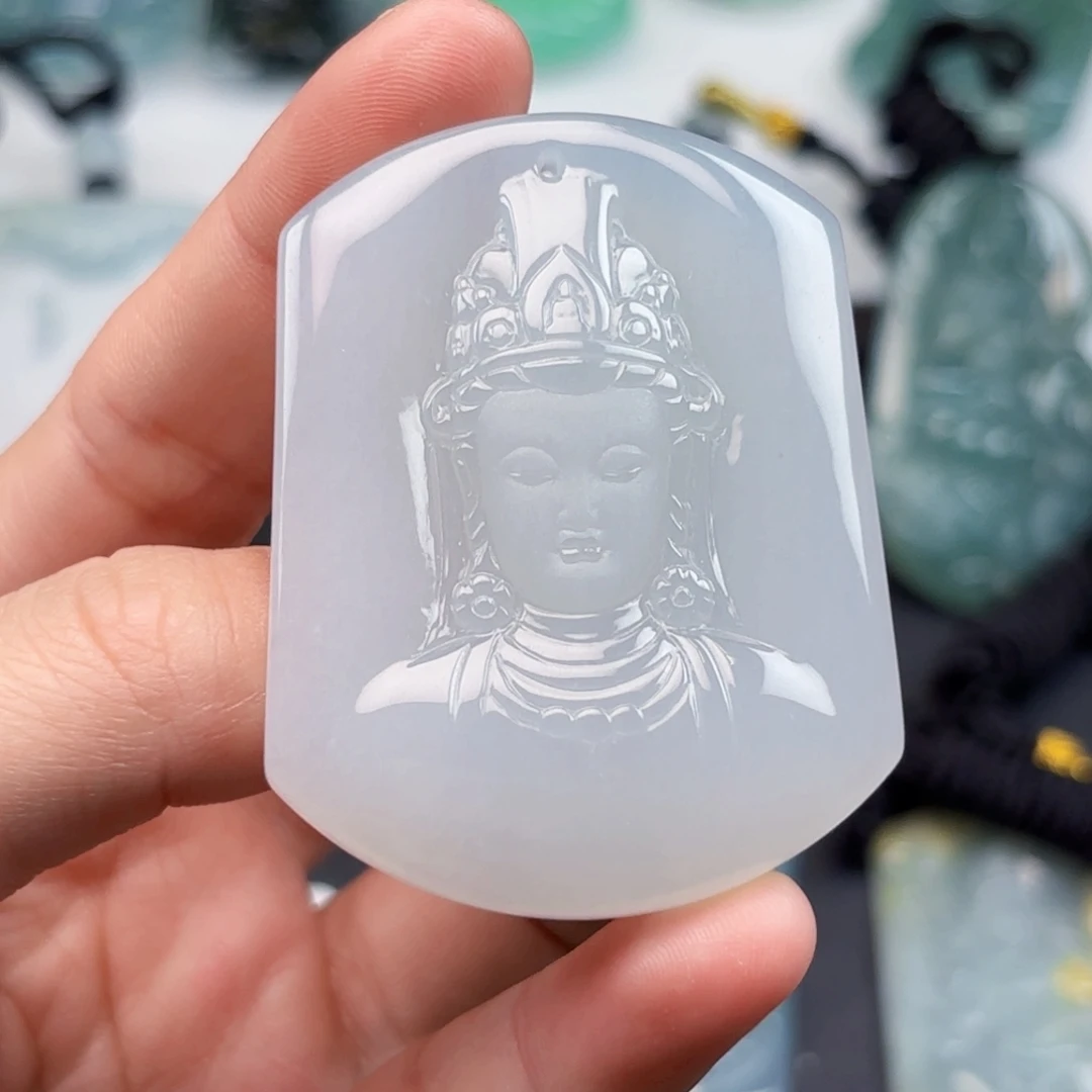 翡翠未镶嵌颈饰观音