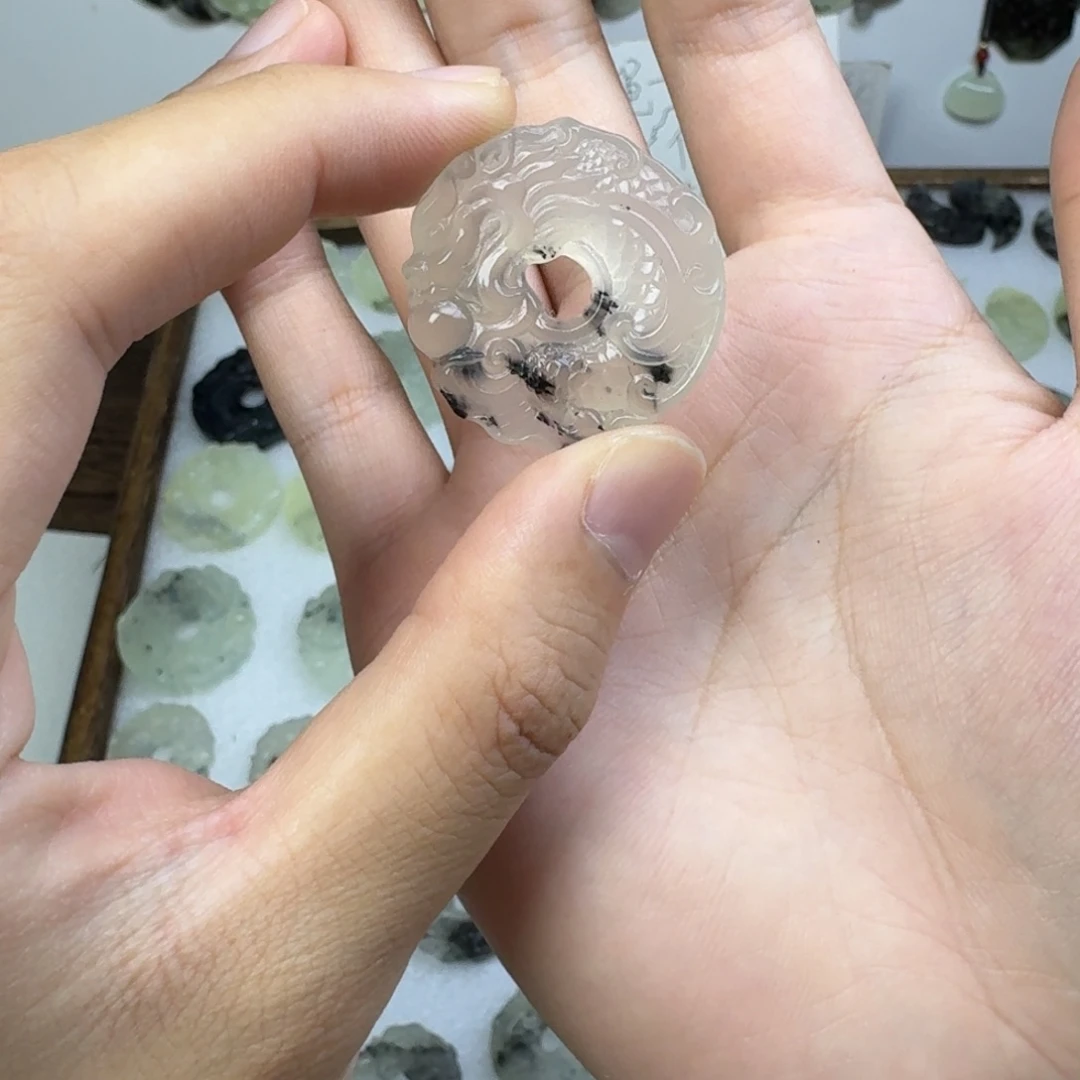 诺***糯蛇纹石玉未镶嵌项链