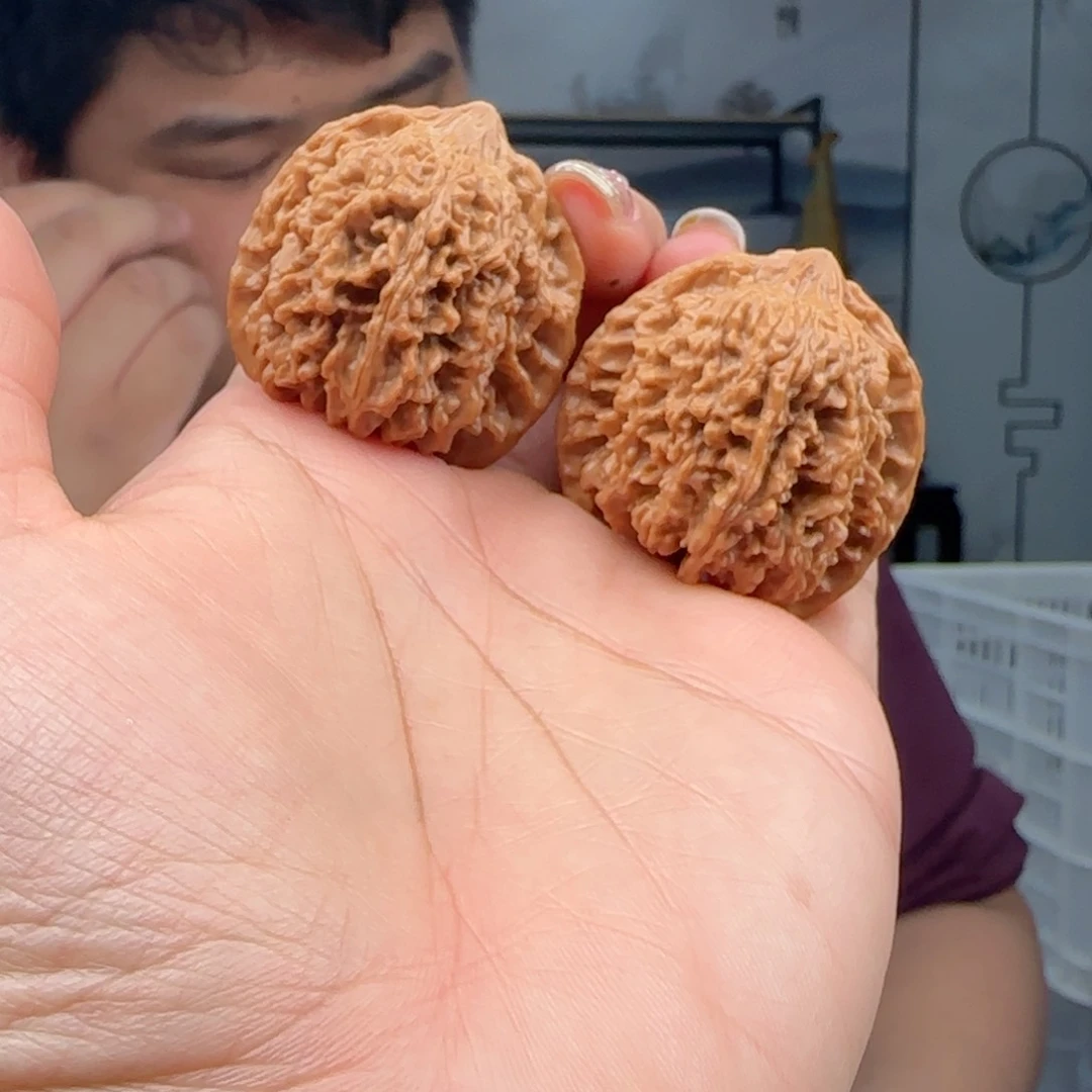 文玩核桃把件40满天星