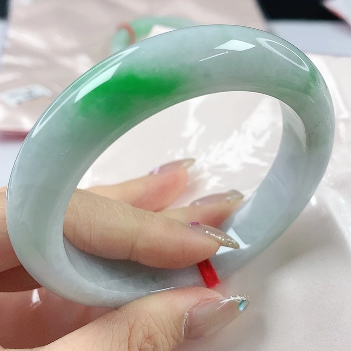 未镶嵌手镯翡翠，841