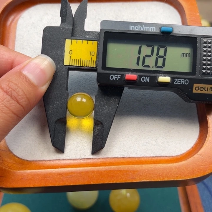 琥珀未镶嵌珠宝奇石M149号12.8+金珀