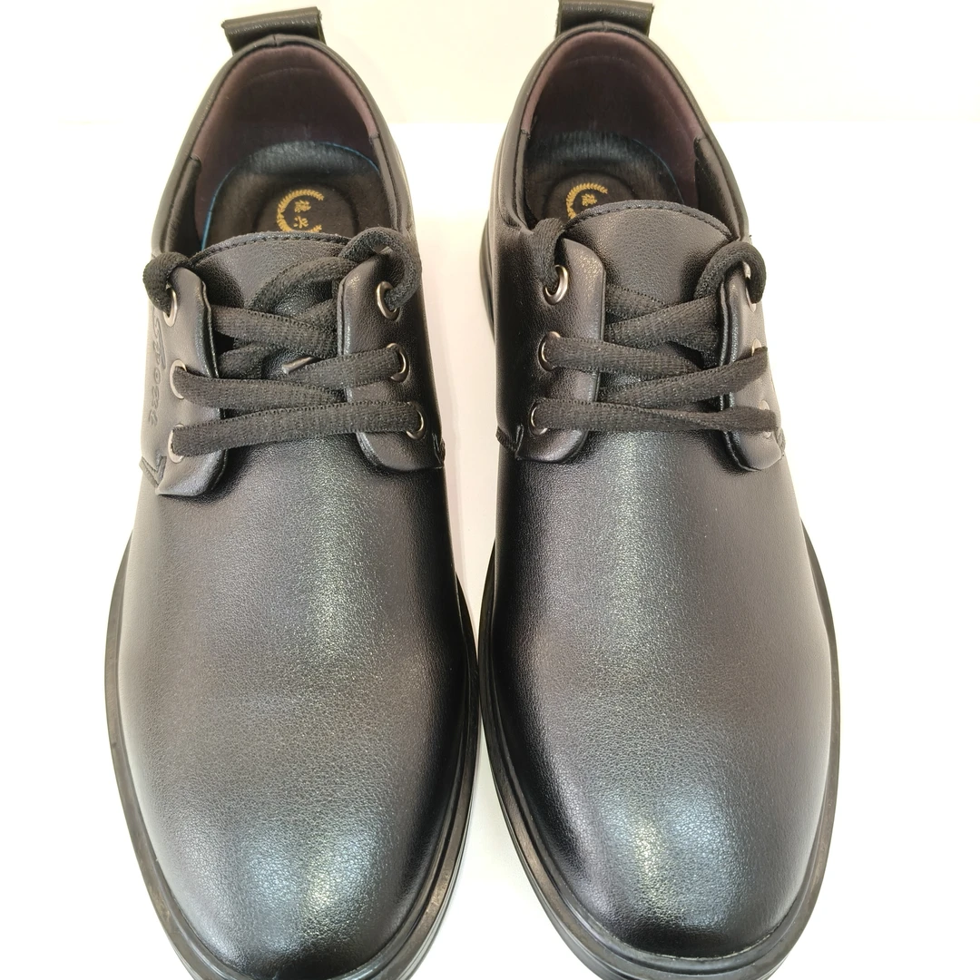 商务休闲防滑压花皮胶粘休闲皮鞋休闲鞋城市机能风道县皮鞋透气