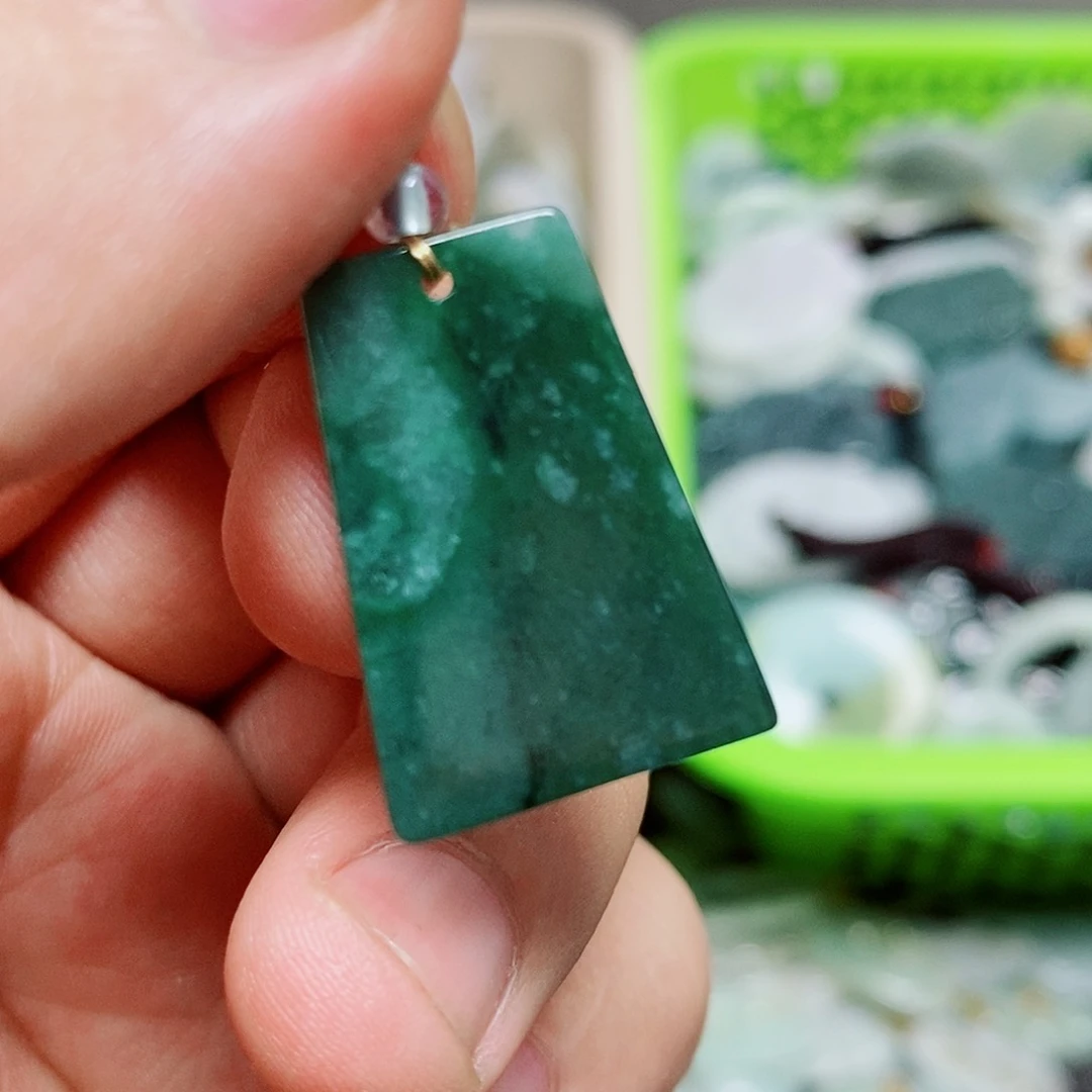 颈饰未镶嵌翡翠纯天然