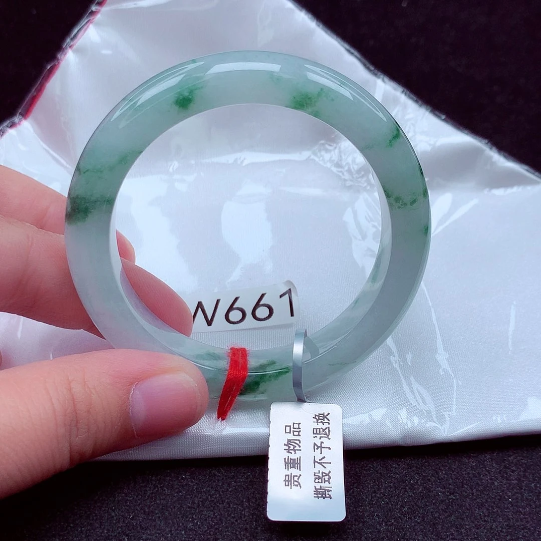 翡翠手镯未镶嵌天然缅甸