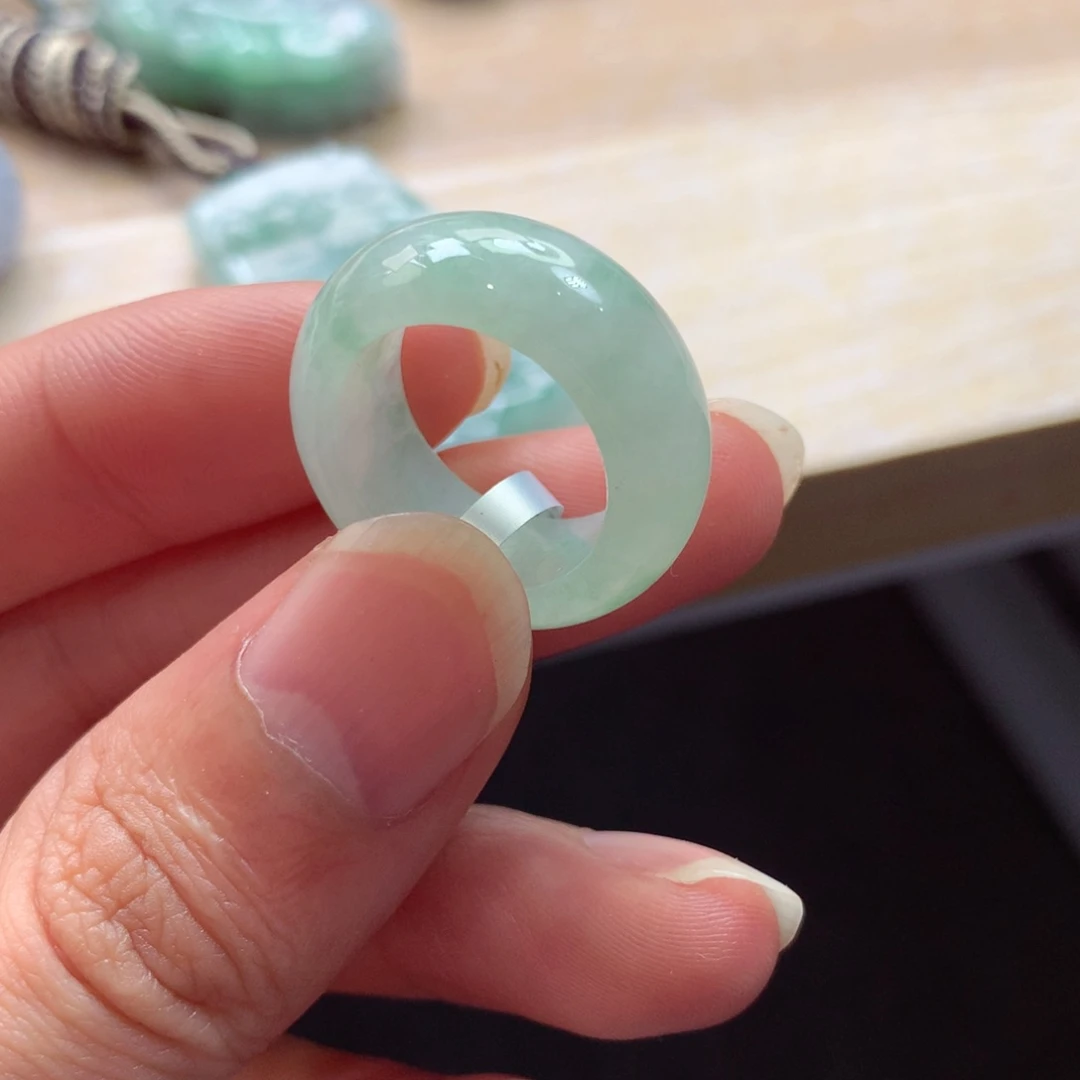 翡翠戒指未镶嵌戒指