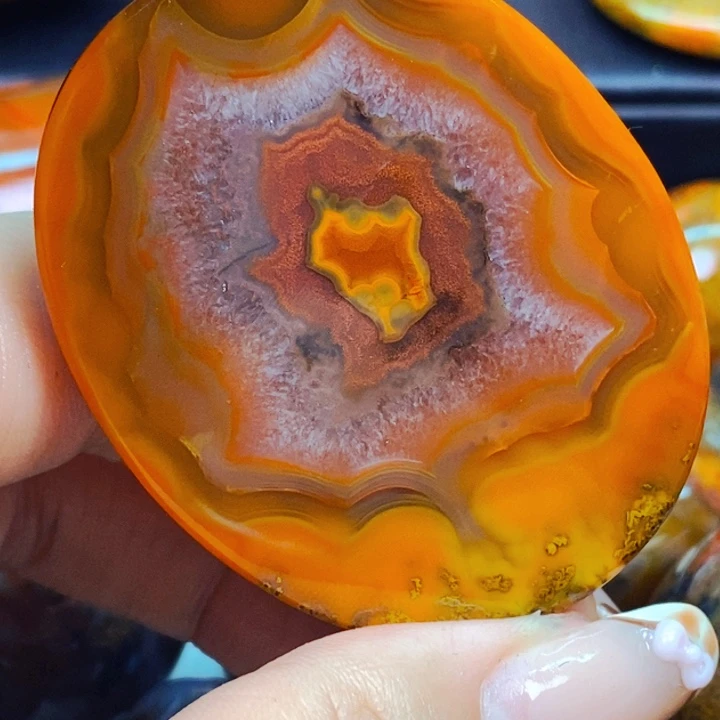 纯***代玛瑙/玉髓未镶嵌玛瑙