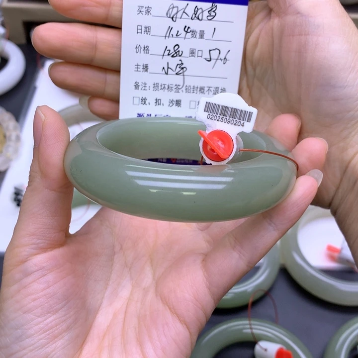 未镶嵌手镯石英质玉好**梦