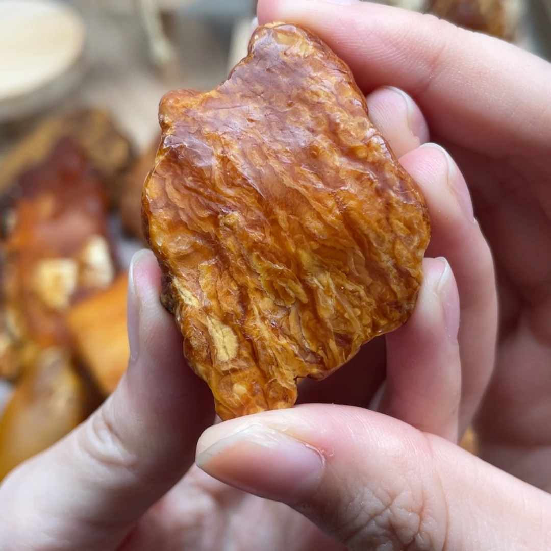 米***爸琥珀未镶嵌珠宝奇石