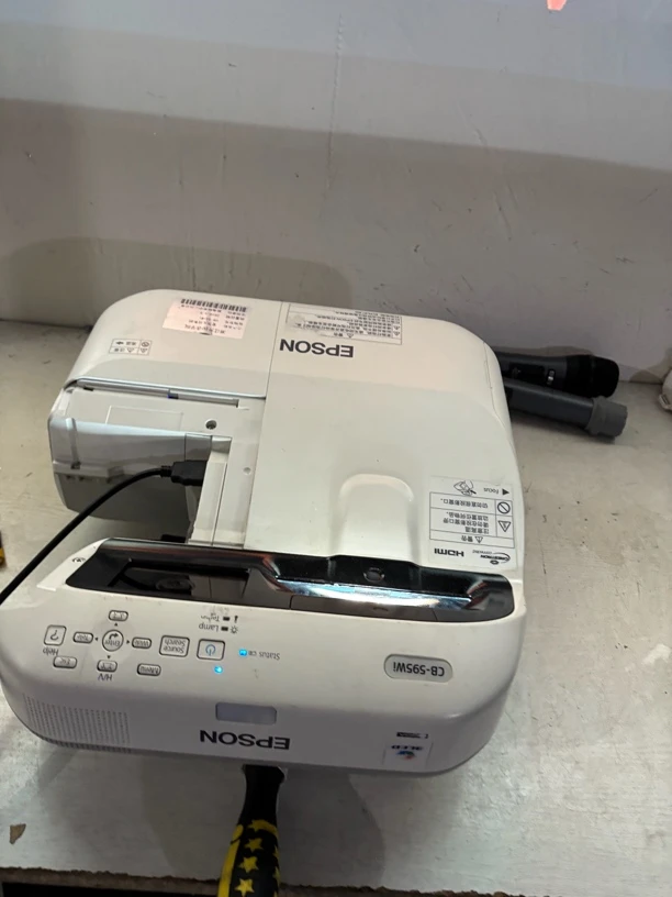 9新 Epson/爱普生 二手 爱普生超短焦投影仪 运费自理