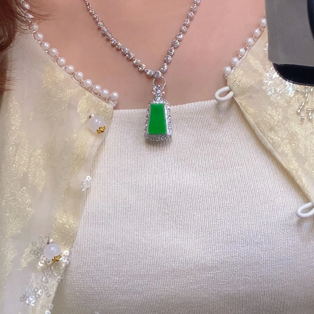 吊坠(不含链)18K金镶嵌翡翠