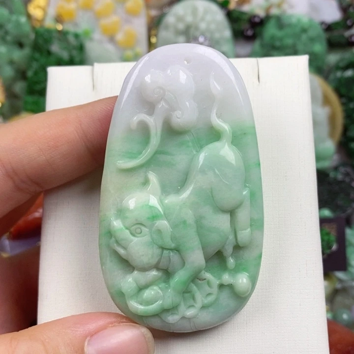 吊坠(赠链)未镶嵌翡翠