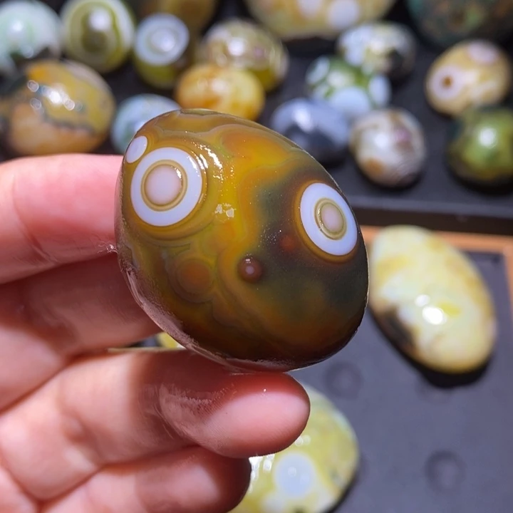 未镶嵌玛瑙/玉髓珠宝半成品60