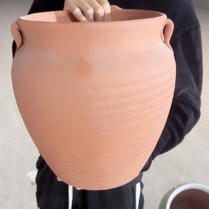 高度31厘米口25厘米