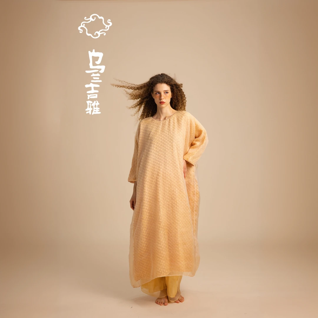 乌兰吉雅原创设计 点点长裙