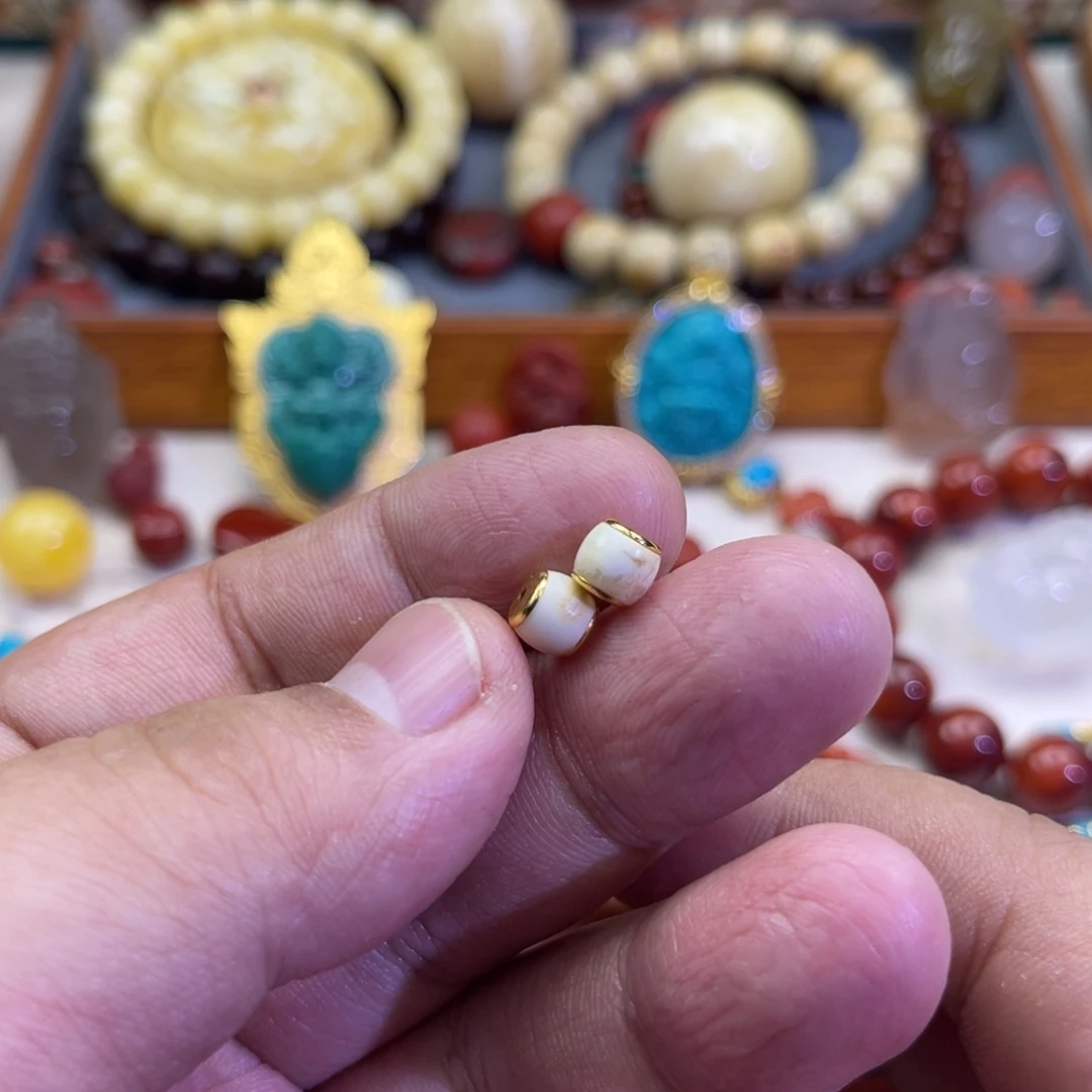 琥珀未镶嵌珠宝奇石7