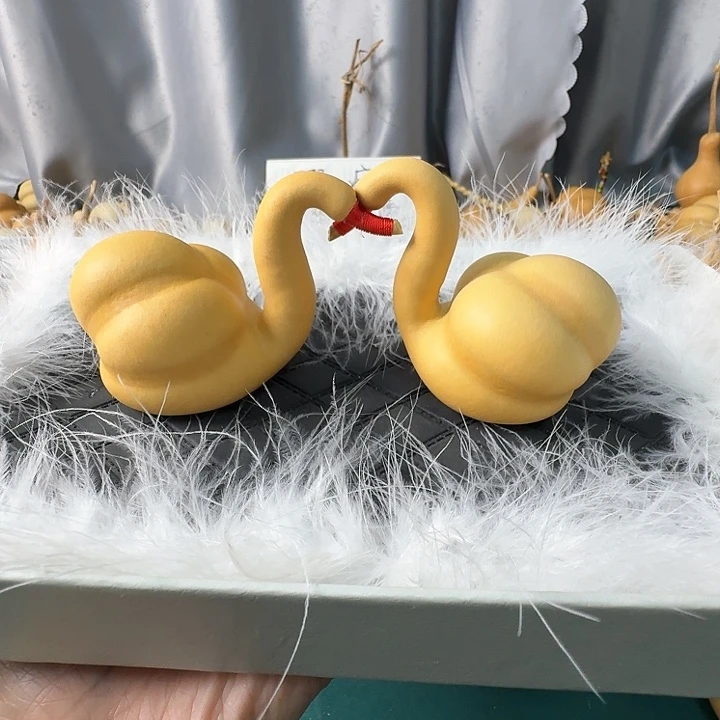 一***你大叶紫檀（黑酸枝木类）