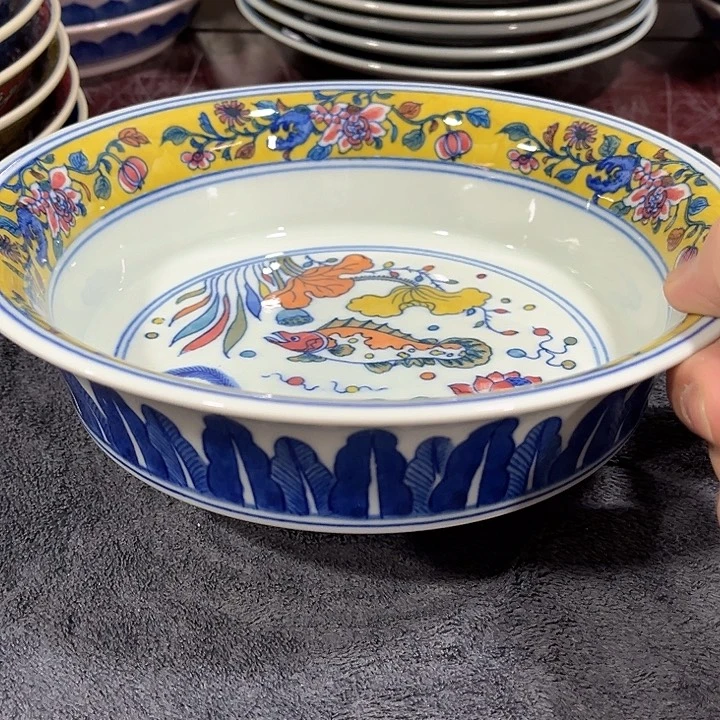 瓷片//////直径21.5厘米。绿。