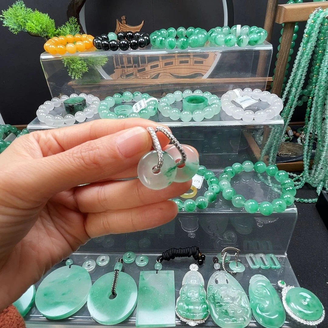 石英质玉（非洲翠）合金耳坠