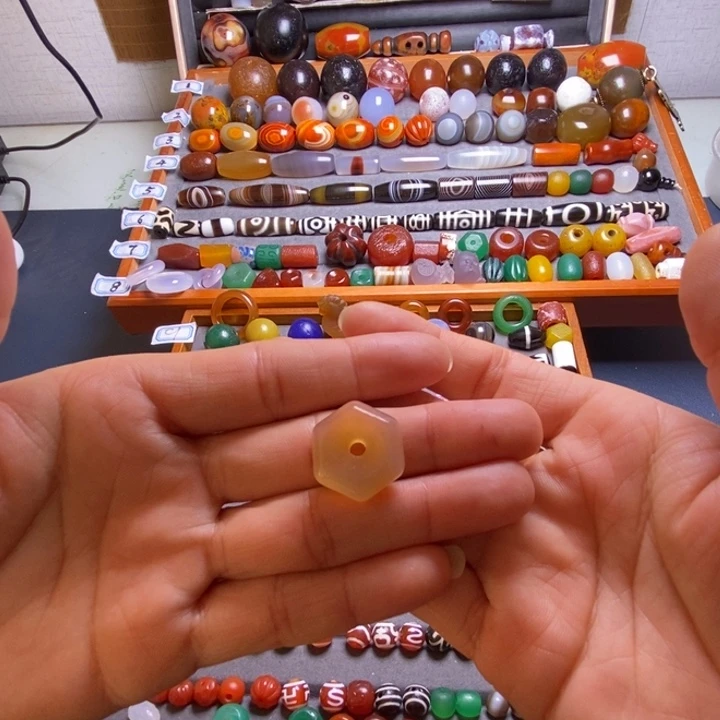 玛瑙/玉髓未镶嵌巴西玛瑙饰品桶珠