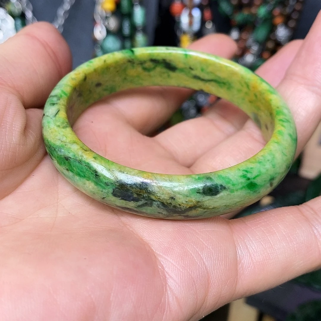 未镶嵌手镯翡翠心**成漂亮美眉