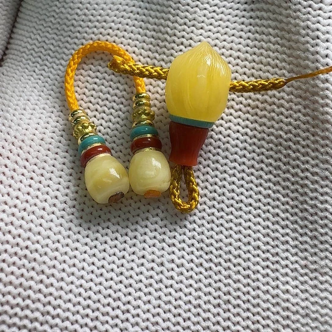 半***室蜜蜡未镶嵌珠宝奇石