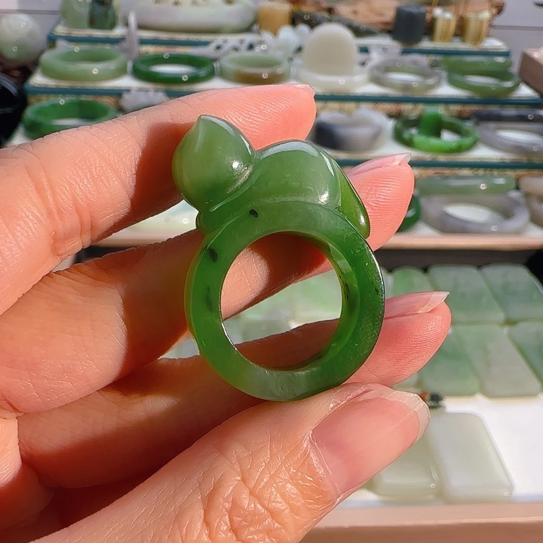 未镶嵌戒圈和田玉碧玉趴趴猫