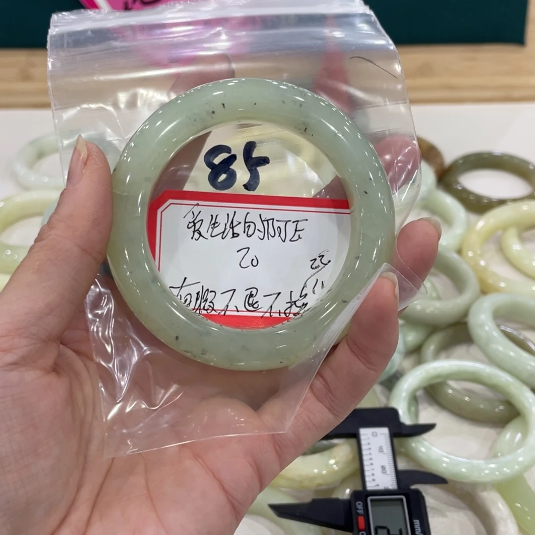 爱***玉蛇纹石玉未镶嵌手镯