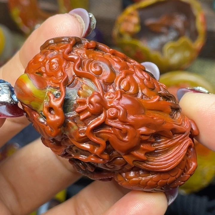 玛瑙/玉髓未镶嵌珠宝奇石鸽血红龙戏珠3600米