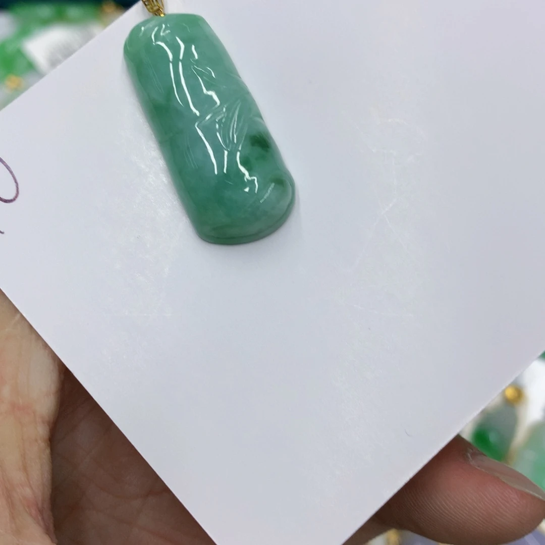 翡翠颈饰18K金镶嵌翡翠