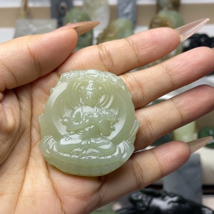 小***照颈饰未镶嵌和田玉