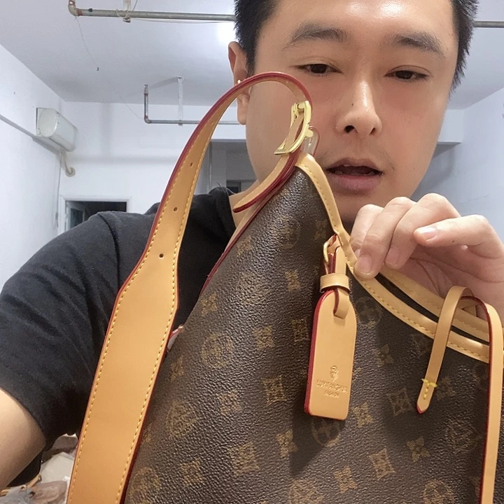 鳄鱼皮（革）犏牛皮（革）