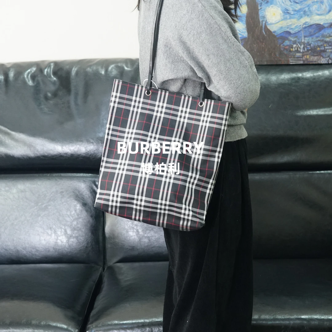95新 BURBERRY/博柏利 巴宝莉/黑白格纹单肩包/ZG03620039/0039