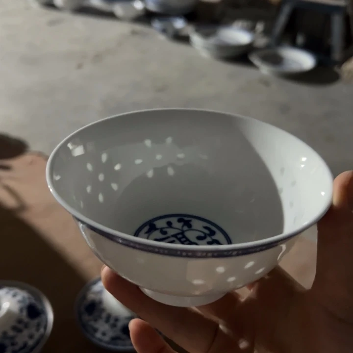 景德镇青花玲珑瓷青花玲珑福字高脚小饭碗