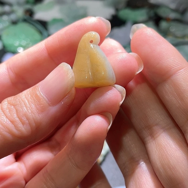 颈饰未镶嵌翡翠天
