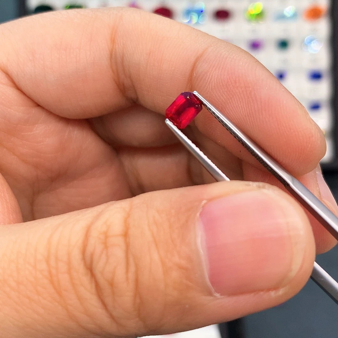 红宝石裸石未镶嵌62分吉尔德鸽血红