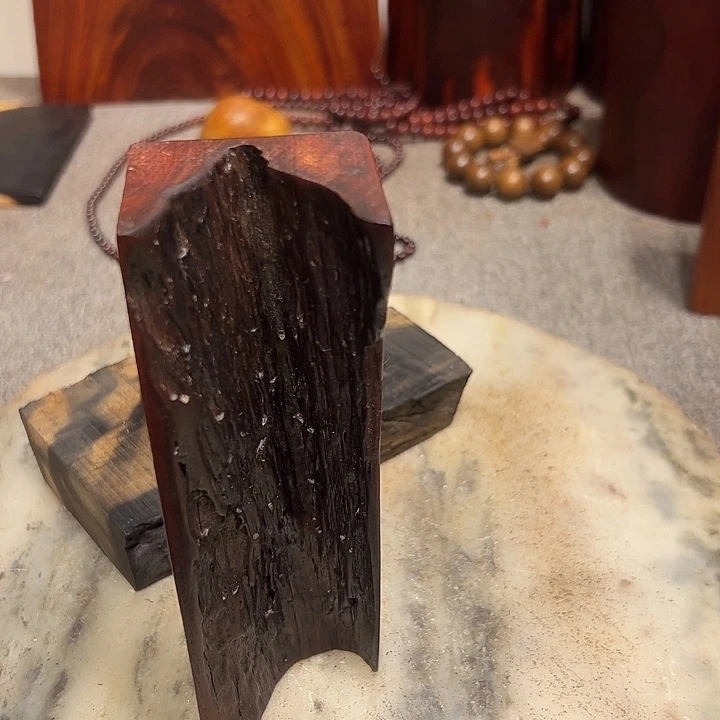 越***蝶端景台紫檀木类檀香