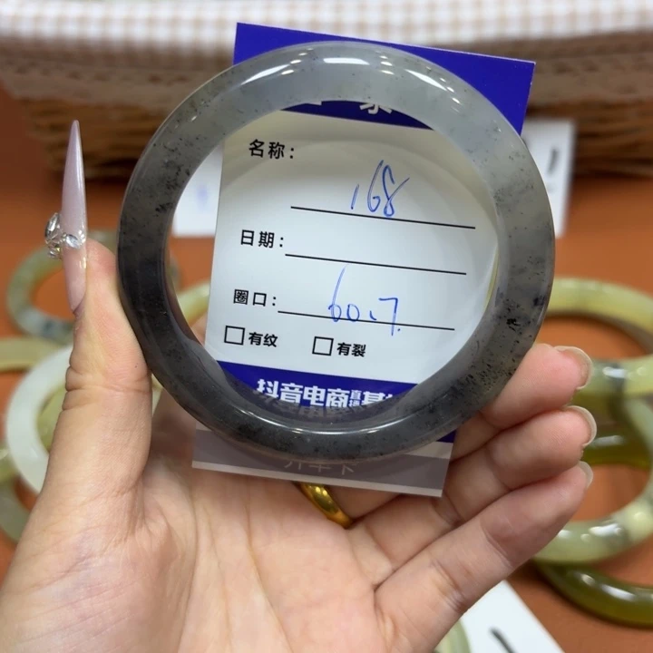 未镶嵌岫玉手镯天然