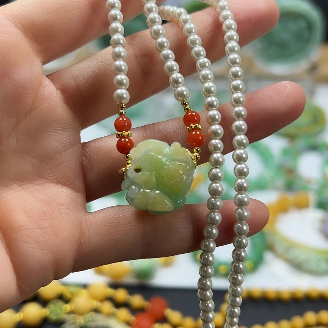 翡翠未镶嵌颈饰吊坠