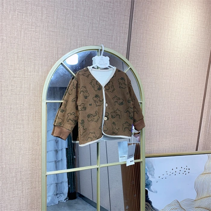 C1052   宝宝咖色开衫加绒小外套