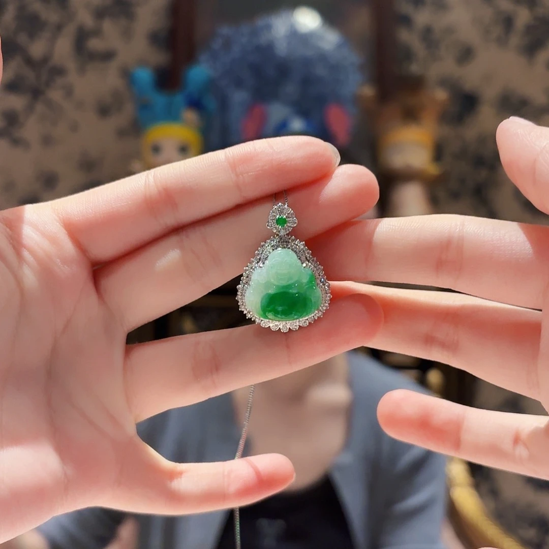 翡翠18K金镶嵌吊坠(赠链)