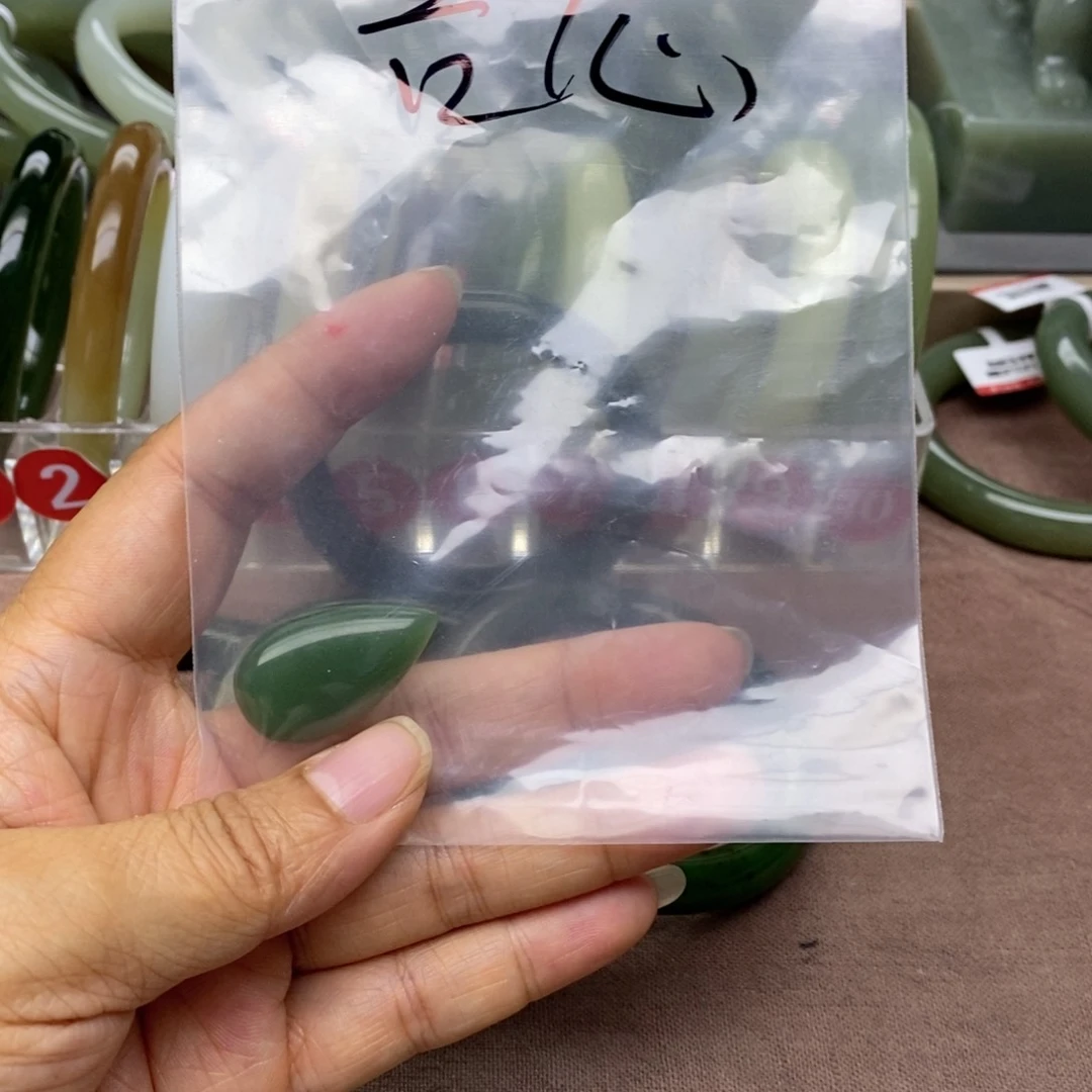 和田玉未镶嵌颈饰ご**づ