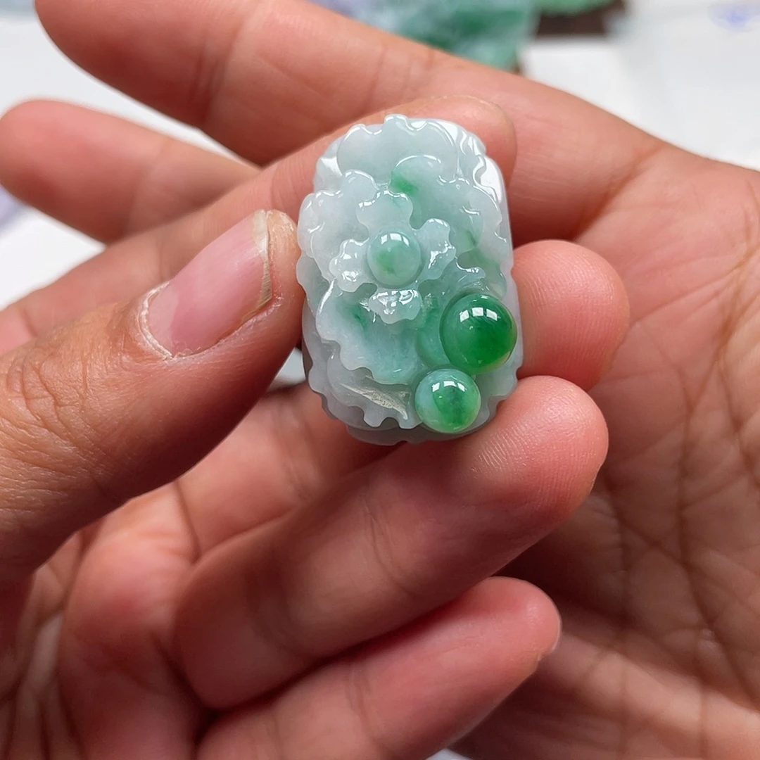 颈饰未镶嵌翡翠泰***河