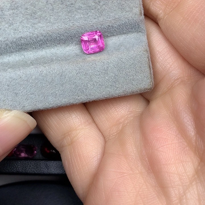 尖晶石裸石1.06ct马亨盖