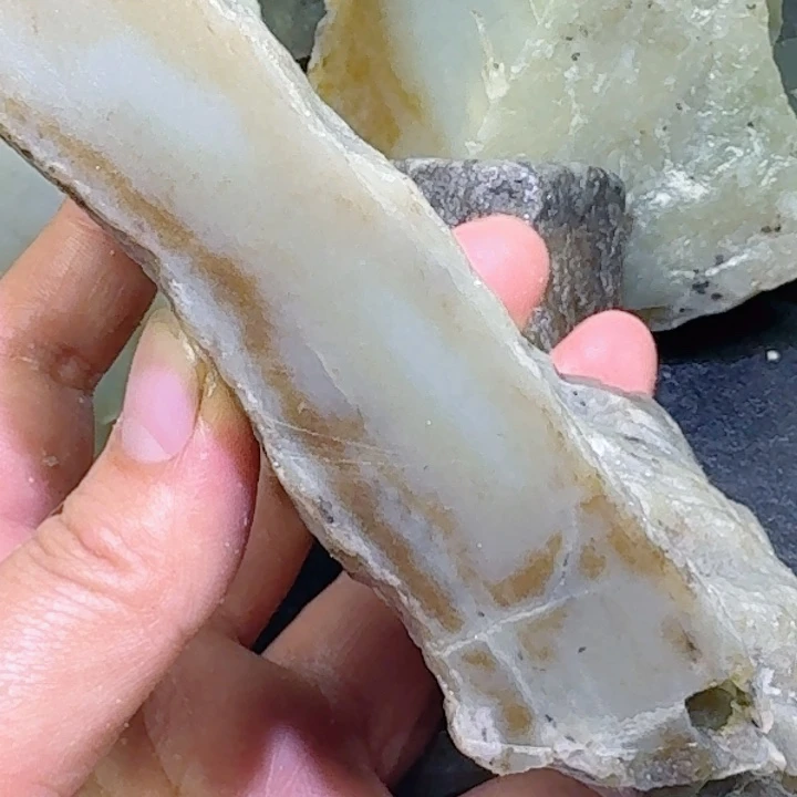 和田玉未镶嵌珠宝半成品