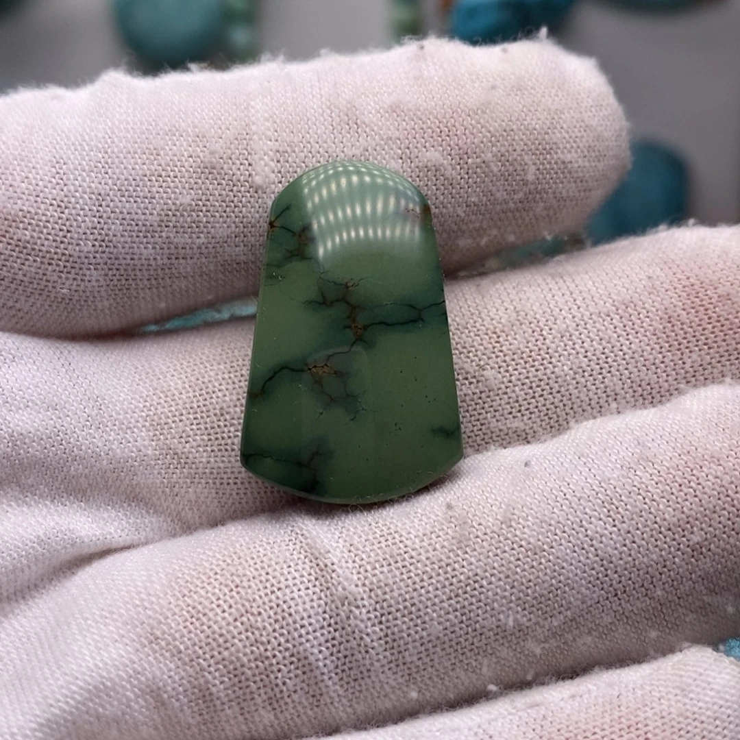 绿松石未镶嵌挂件