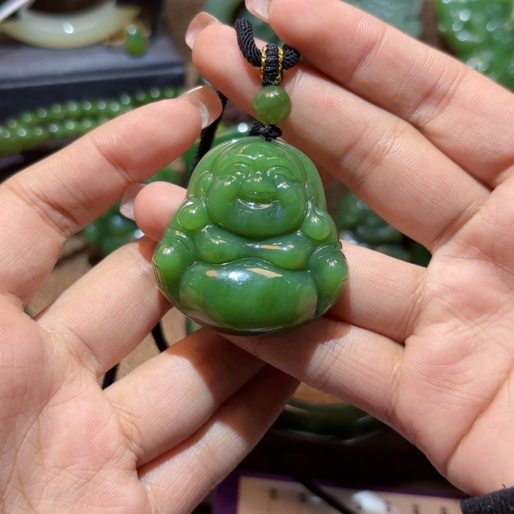 颈饰未镶嵌和田玉（碧玉）